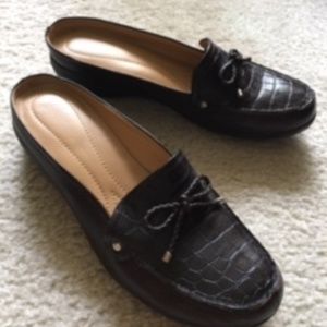Woman's Stylish Naturalizer Shoes